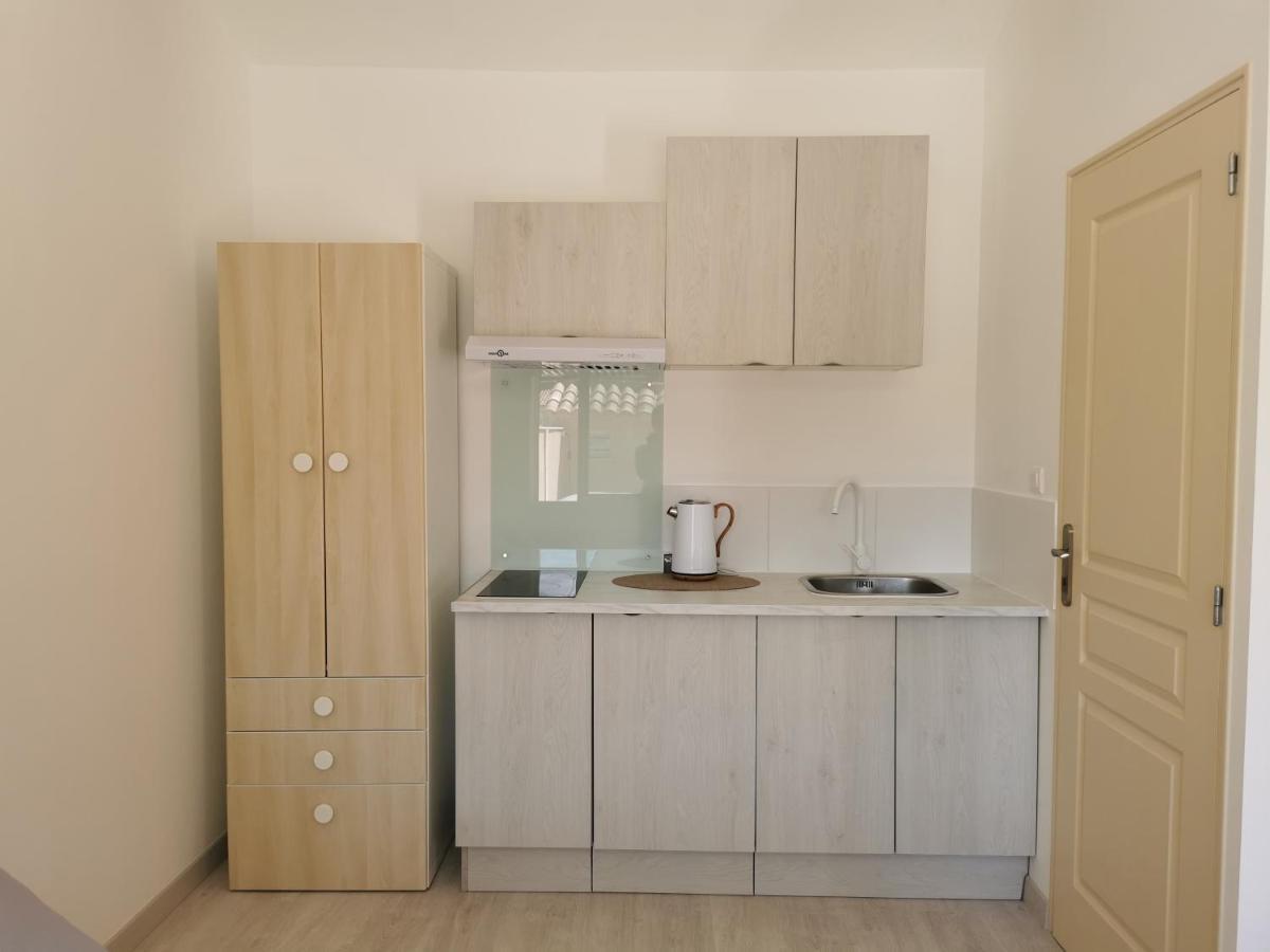 Studio Privatif Climatise , Terrasse Et Piscine Перн-ле-Фонтен Екстериор снимка