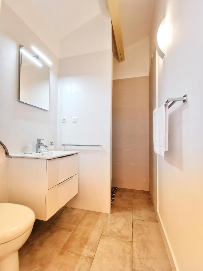 Studio Privatif Climatise , Terrasse Et Piscine Перн-ле-Фонтен Екстериор снимка